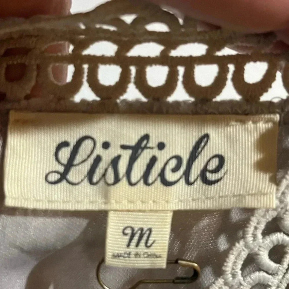 NWOT Listicle lace gray/silver long sleeve top medium - Picture 7 of 13